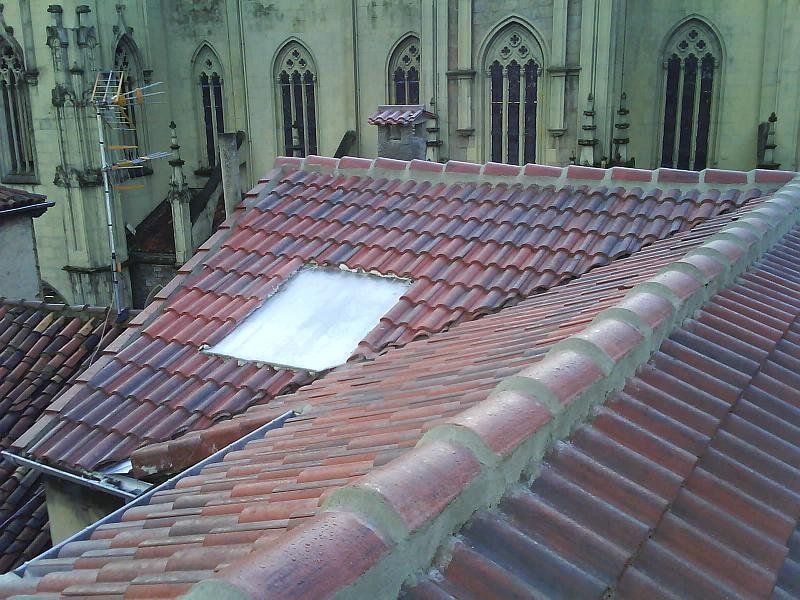 Restauración del tejado en edificio de viviendas